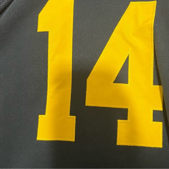 Brandy Melville Hoodie - Picture 3 of 4